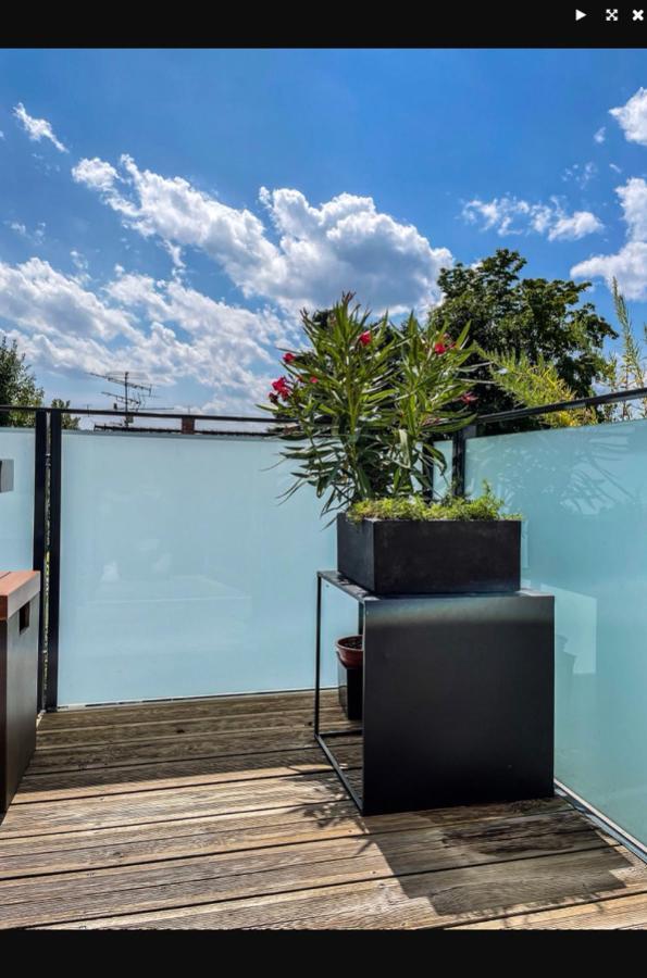 Zimmer - Modernes Apartment mit 45 qm. Straubing Exterior foto